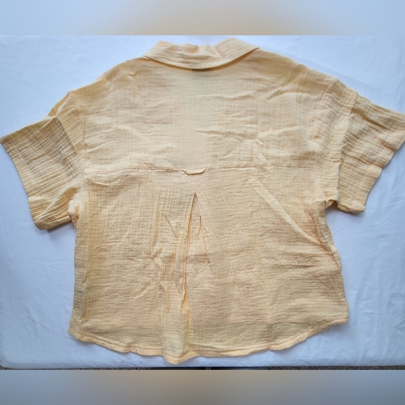 COLUMBIA Holly Hideaway Breezy Short Sleeve Top - Size L - Light Yellow (NWT) - Picture 7 of 14